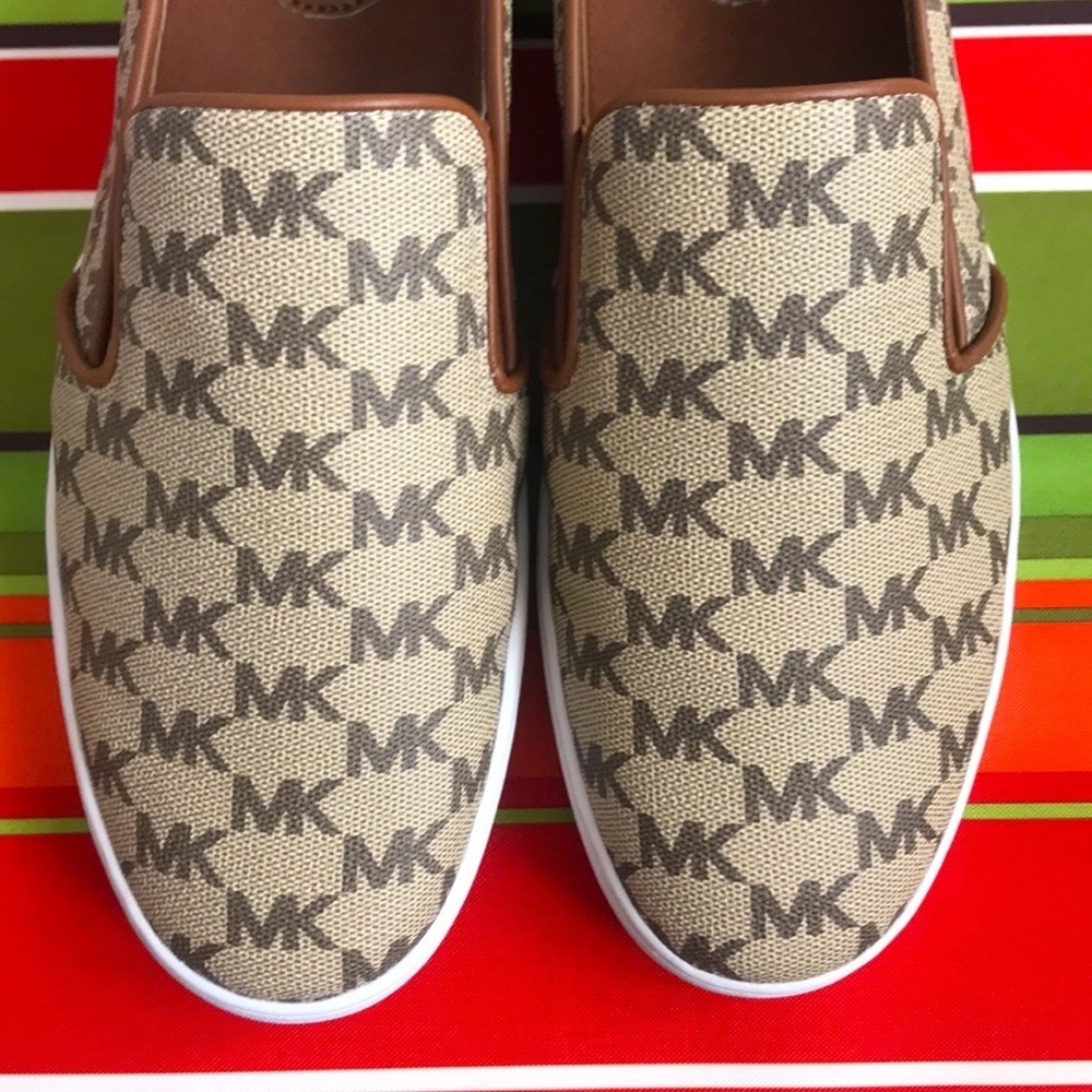 Brand New Michael Kors Logo Slip-On Sneakers Neutral Rubber Sole - Picture 9 of 13